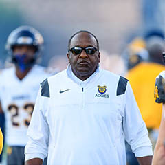 Coach Sam Washington