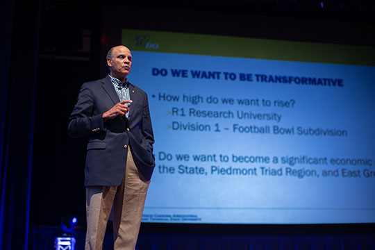 Chancellor Martin addresses the Faculty & Staff Institute